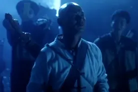 现在你知道僵尸为什么这样走路了吗