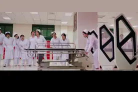 卫校女生比赛拔罐和推床，非常酷就是手法狠了点