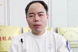 牙根发黑腐烂但不疼是怎么回事？怎么治好呢？视频封面