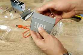 JBL Go无线蓝牙音箱拆箱，颜值与做工并存的一个小音箱视频封面