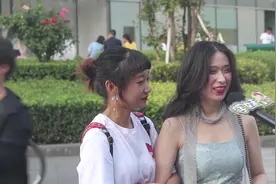 你感觉情侣出去玩，必须要带什么？妹子想的真周到