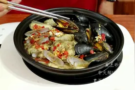 小海鲜这样吃才过瘾，懒人做法一锅出，鲜嫩美味