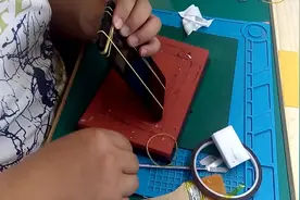 粉丝发过来一部华为MATE10显示有竖线、漏液更换屏幕总成焕然一新视频封面