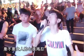 王亮一首《下辈子不做男人》歌声中带着悲伤，受了伤的男人