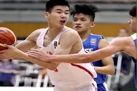 7记三分得全场最高38分，国青男篮2米小将狂虐美国成焦点视频封面