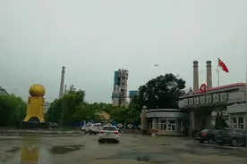 从镜泊湖到牡丹江市虽然只有100来公里，却是一段艰难的旅程。视频封面