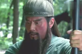 关羽斩杀袁绍两员大将怕他怪罪,张飞：他才舍不得杀你呢！视频封面