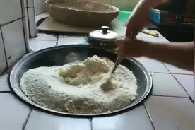 这是一道原生态地域美食，很多人都没有吃过，只有黄冈蕲春人见过