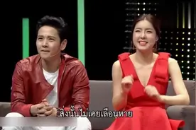 泰国女孩翻唱《容易受伤的女人》，歌声宛如天籁之音，惊艳全场视频封面