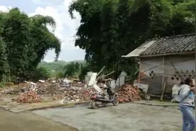 农家老宅 种了一个蜂窝一年就长那么大了 看样子可以摘了视频封面