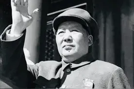 毛泽东词《念奴娇·鸟儿问答》激扬文字，怒斥封锁敢于打破核垄断图片