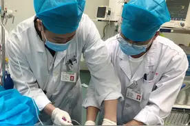 第909医院急诊科开展首例腹主动脉球囊阻断技术图片