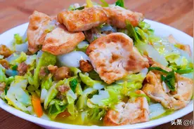 白菜炖豆腐好吃的新做法，我家隔天就做一大盘，简单好吃又下饭图片