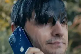 苹果iPhone 12防水广告引发争议！支持防溅抗水但进水不保修图片