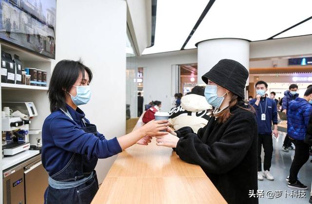 华为成都旗舰店开业，五大场景智慧生活任你畅玩