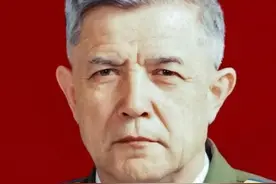 中国唯一白人中将，为购买苏27，带人将17位俄罗斯将军喝翻图片