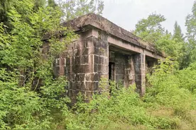 重庆乡下发现神秘石屋，隐于密林深处，何时建？为何建？无人知晓图片