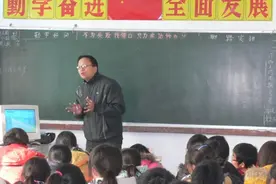 教师评职称“淡化论文”，本是一件好事，为何让老师断了念头？图片