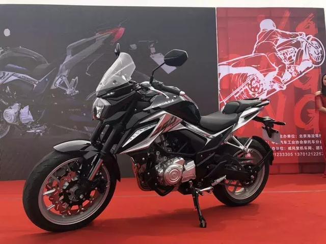 力帆350cc双缸水冷街车KP350正式上市，售价：24780起