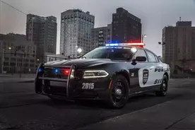 真的太亮了！中美经典警灯罗列！有被闪到图片