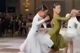 深圳一女孩拉丁舞比赛现场连续两次干扰竞争对手，故意成分较大图片