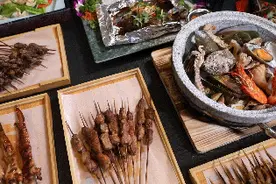 国潮自助海鲜，用石头煮着吃，就在十亩地图片