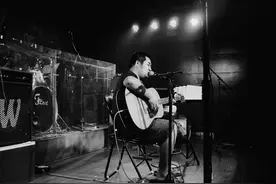 《董小姐》的歌词，给我一支兰州是什么意思？