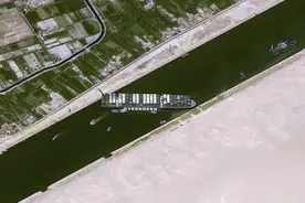 我国台湾一艘货船，怎么就把苏伊士运河堵住了？愚公救援要不得图片