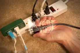 一分钟带你了解“雷雨天防火小妙招”图片