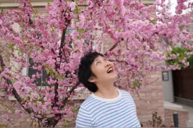 基因强大！孙莉罕晒妈妈近照为其庆生，多多长相复刻妈妈和姥姥图片
