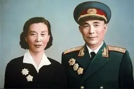 《做我这个司令员的夫人，就得受点委屈》图片