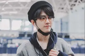 肖战南瓜色条纹开衫凭什么火了一整年？看看他的穿搭水准，太高级图片