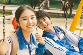 《你好，旧时光》余周周是林杨的命，我喜欢你，从一而终认真且怂图片