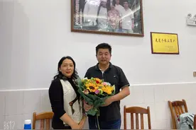 一位最不像局长的教育局长图片