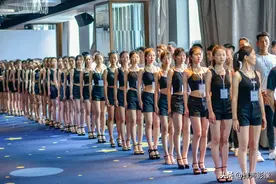 高中生的模特选拔大赛 00后的靓丽青春图片