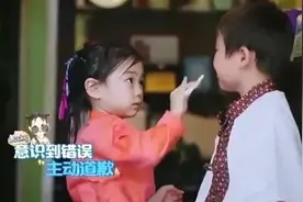 戚薇女儿lucky走红，自信的孩子原来自带高光......图片