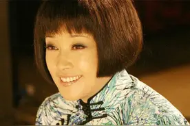 70岁刘晓庆再次饰演18岁少女角色，网友：“刘奶奶，求放过！”图片