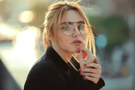 承认吧！男人不爱你时，说话的语气就是这样的，藏都藏不住图片