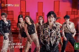 江映蓉泪洒现场，本该郁可唯安慰她，可是蒋璐霞和陈梓童太会抢戏图片