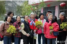 延迟退休55岁以上的女教师，在学校不受欢迎，还有必要延吗？图片