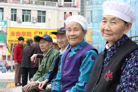 养老金改变以儿养老观念，即将退休却没养老金咋办？一次性补交图片