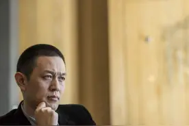 放牛娃大学创业，手握3家公司，37岁与央视美女主播闪婚图片