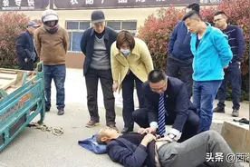 大货车与三轮车相撞！青岛西海岸新区海青卫生院院长刘雪挺身而出图片