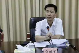 这名市委书记被查后，市民为何放起了鞭炮？图片