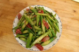 炒芦笋到底要不要焯水？芦笋怎么做才好吃？学会了你也是大厨图片