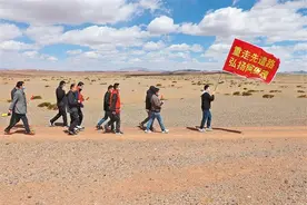 阿里地区广大党员干部党史学习教育纪实：边疆处处党旗红 党史光辉耀阿里图片