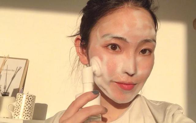 国货洁面销量NO.1,每20秒卖出一瓶,包文婧疯狂安利的氨基酸洁面
