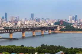 纽荷兰与你奋战春耕图片