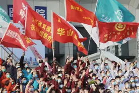 敬请期待！纪录片《武汉战疫》第五集《重启》今晚19点35分在湖北卫视播出图片