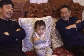 “最豪横宝宝”大佬坐姿走红，这个娃气场为什么这么足？图片